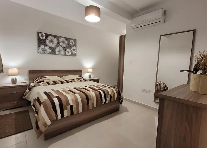 Lovely Apartment With Side Sea View