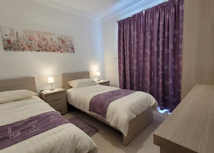 Lovely Apartment With Side Sea View