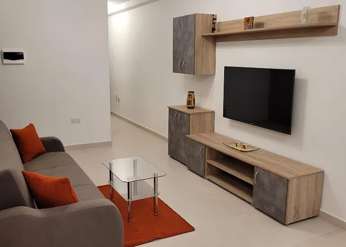 Lovely Apartment With Side Sea View