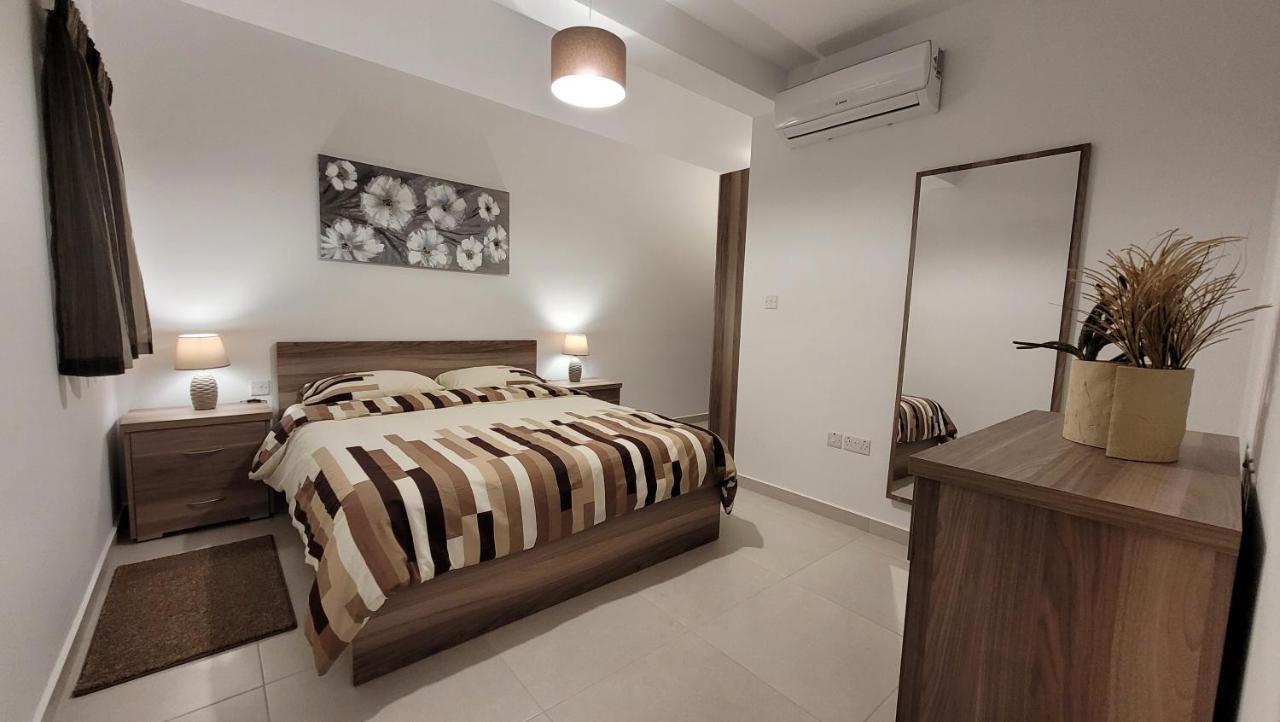 Apartment Lovely With Side Sea View St. Paul's Bay